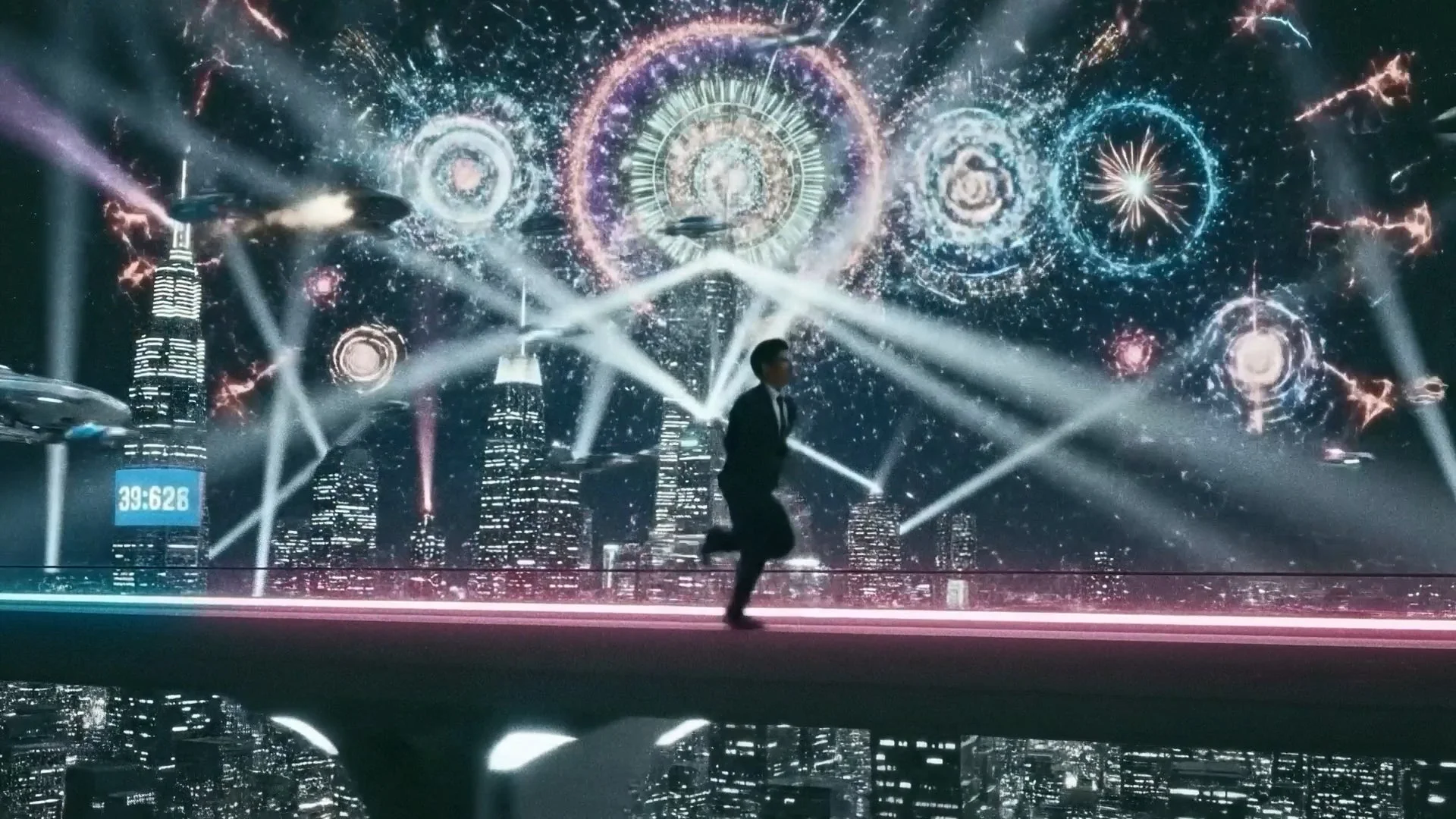 未来都市を走る男性