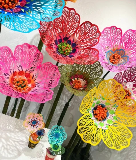 紙の花のアート作品