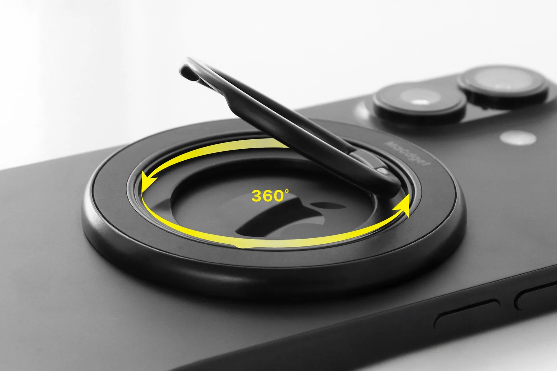 スマホに装着された360度回転するリング