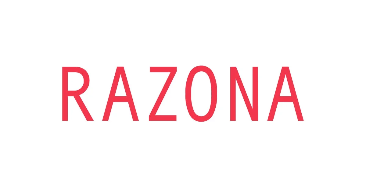 白い背景に赤色の文字で「RAZONA」と書かれたシンプルな画像