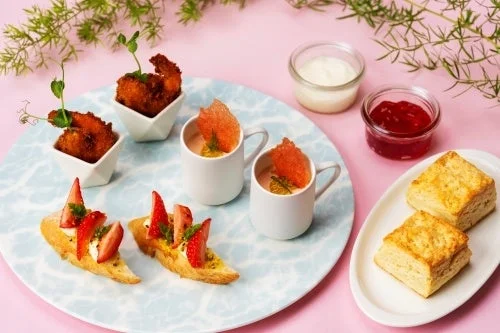 アフタヌーンティーのセイボリーとスコーン