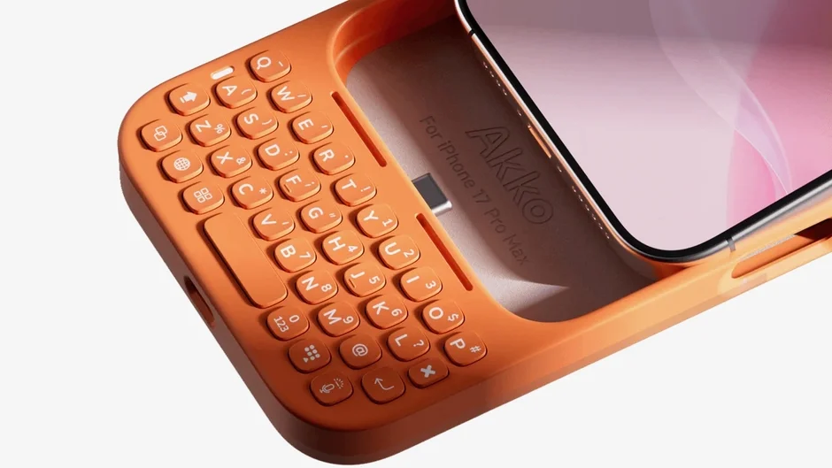 iPhone 17 Pro Max用のオレンジ色のキーボード付きスマートフォンケース