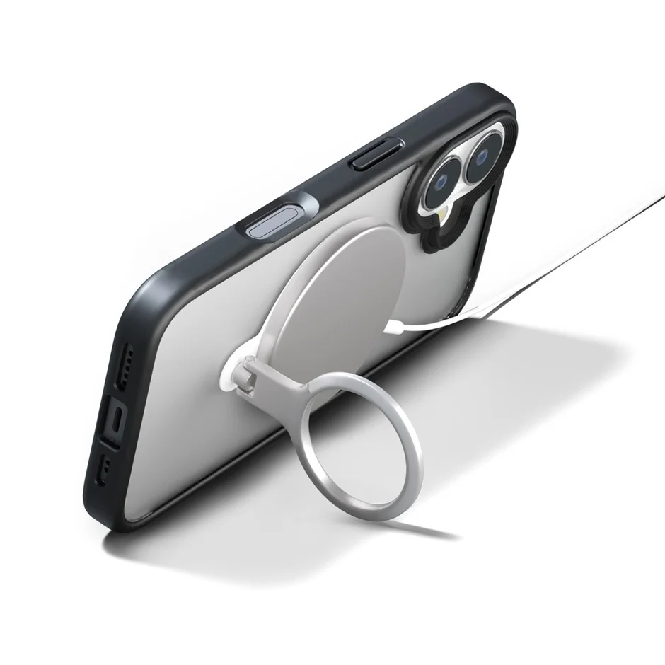 クリアケースに入ったスマートフォンが、背面のリングスタンドを使って横向きに立てられている