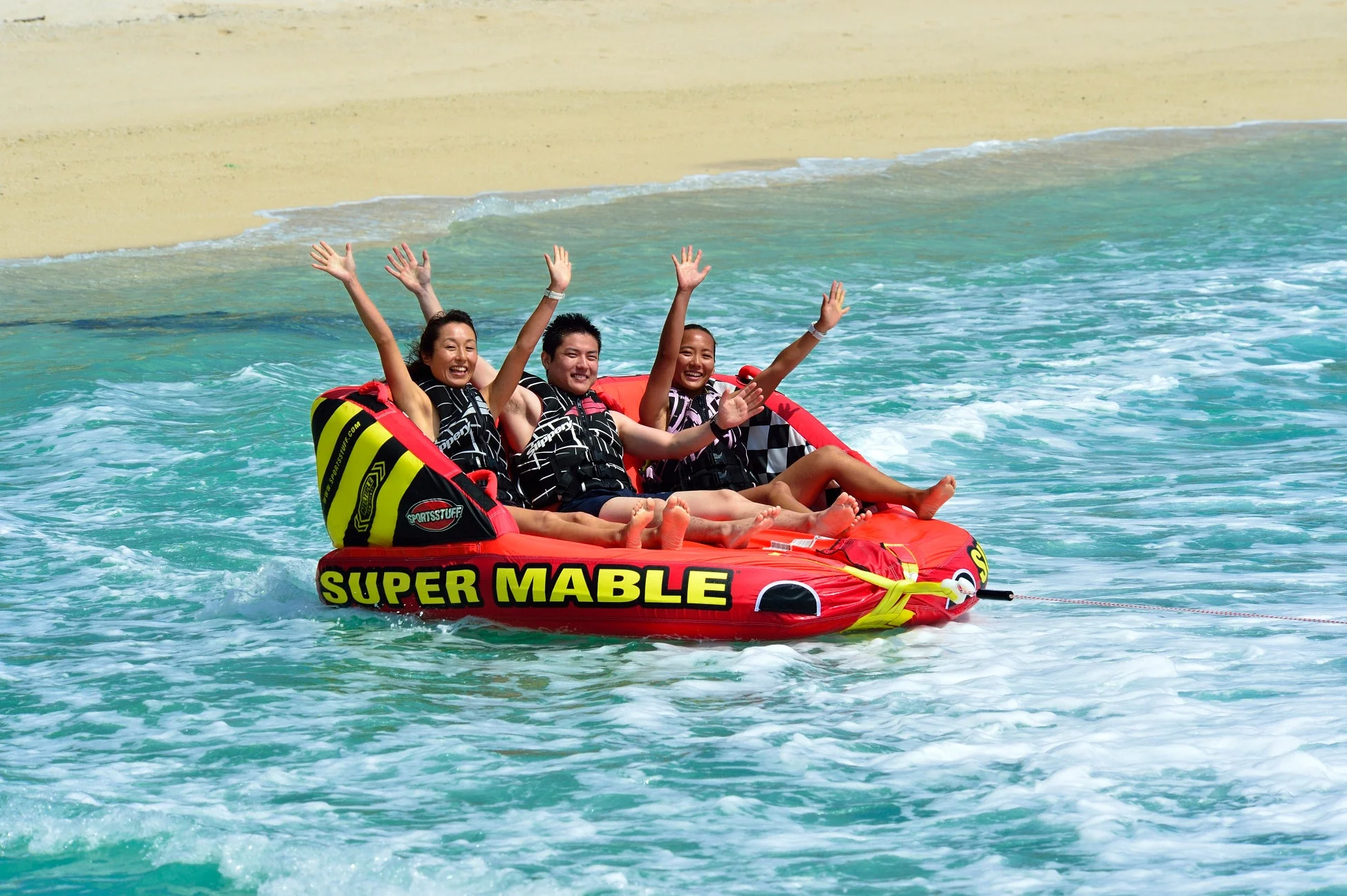 スーパーマーブルを楽しむ人々