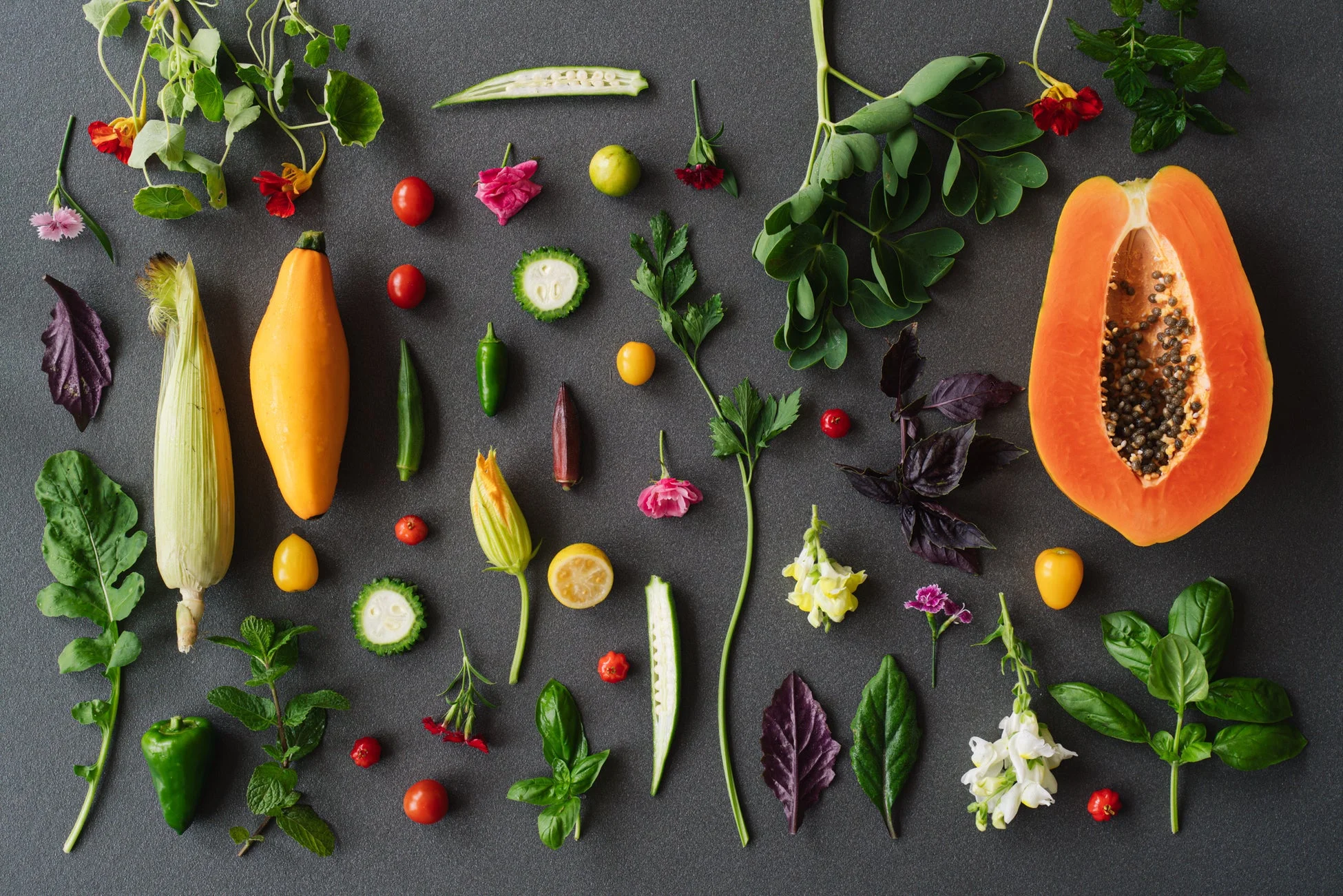 新鮮な野菜や果物の平置き
