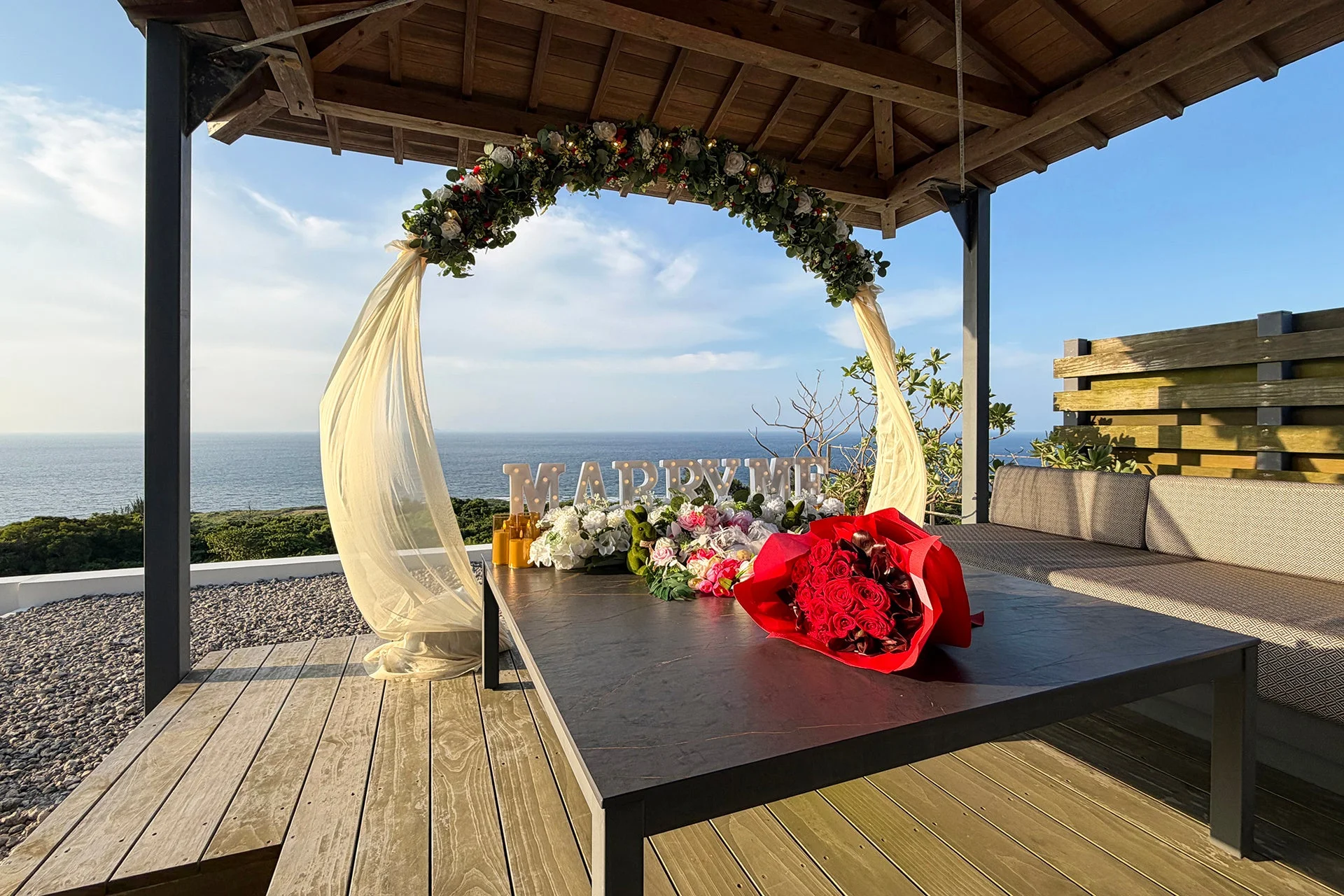 海辺の「MARRY ME」デコレーション