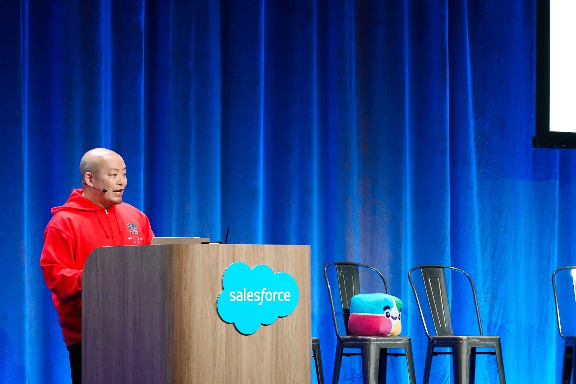 ぬいぐるみありの登壇風景