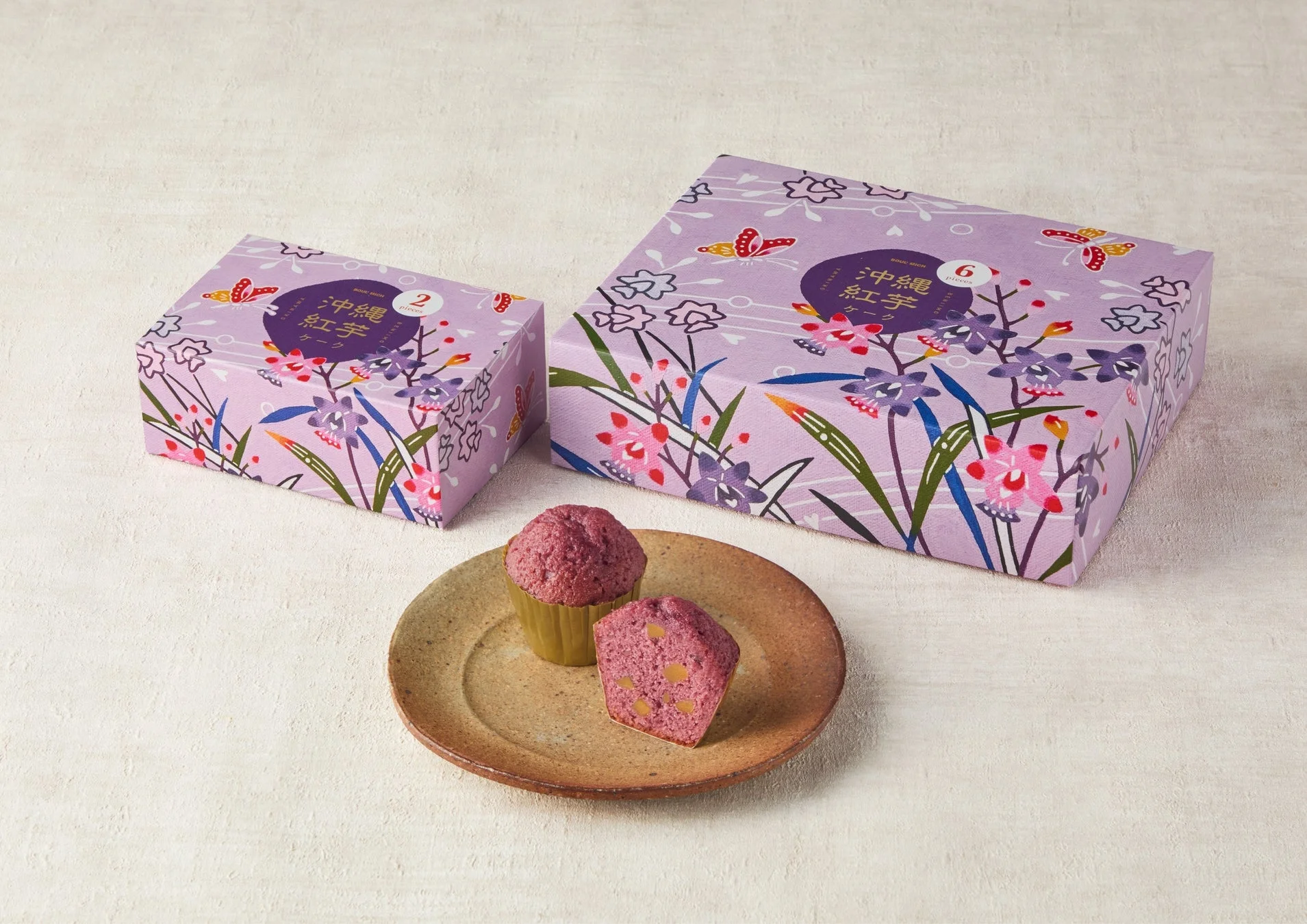 沖縄紅芋ケーキとギフトボックス