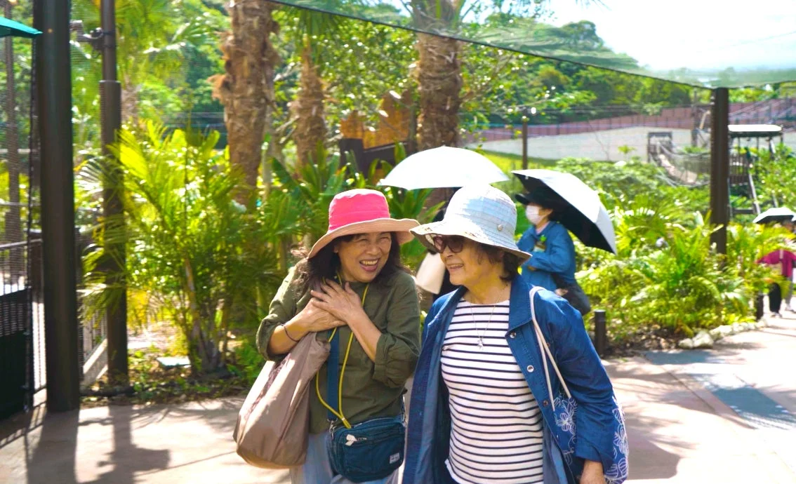 先行体験で楽しむ人々