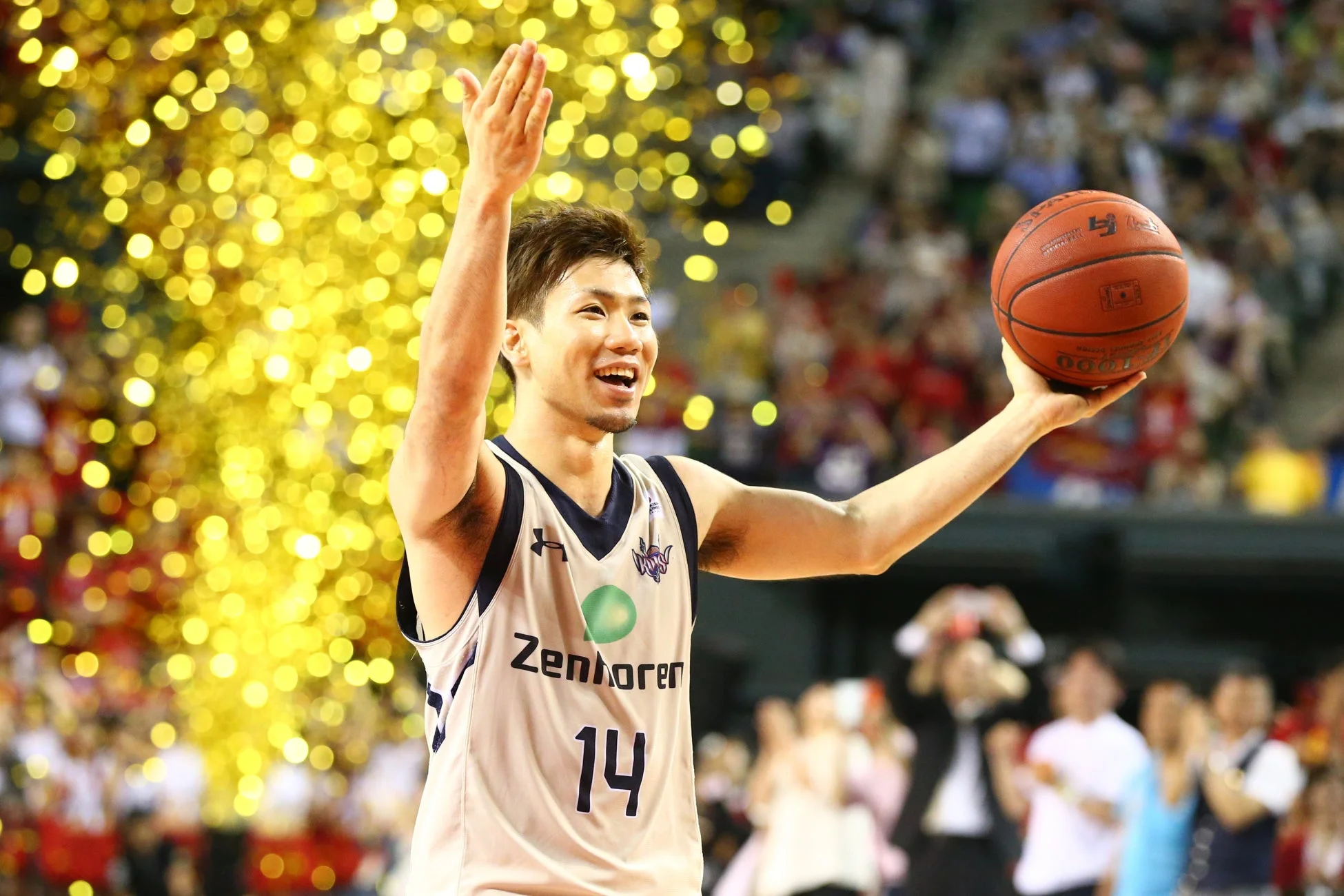 勝利を喜ぶ岸本選手