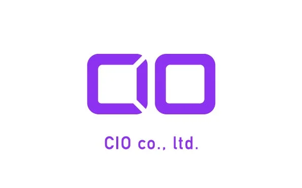 白背景に紫色の抽象的なロゴマークと「CIO co., ltd.」という会社名
