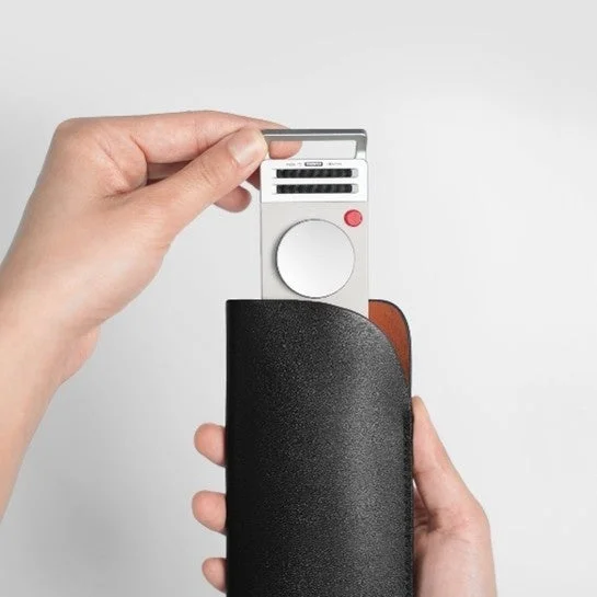 HiDock P1と本革ケース