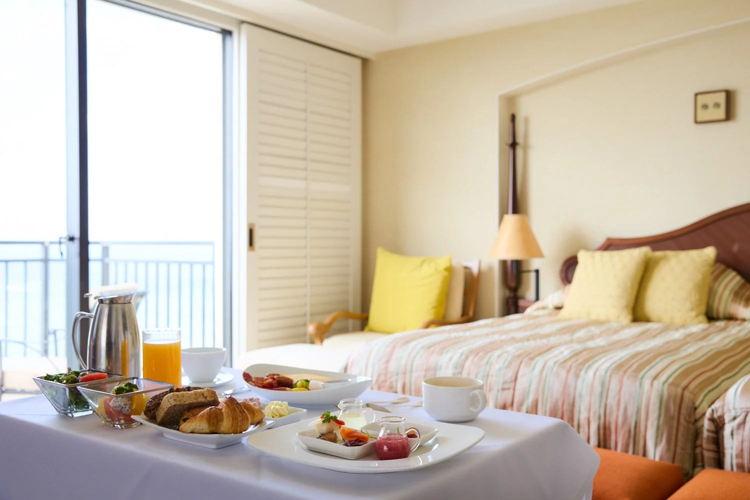 朝食ルームサービス