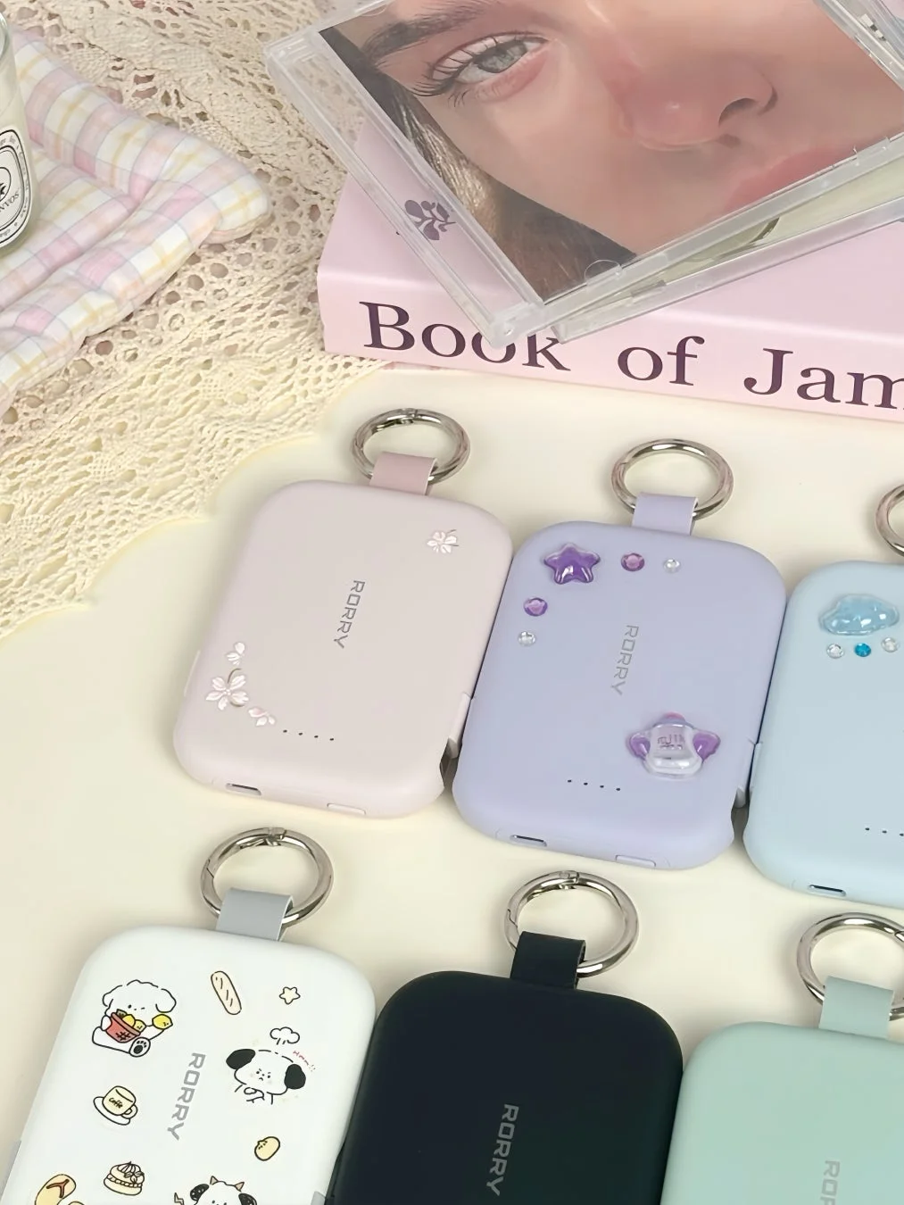 パステルカラーのモバイルバッテリー