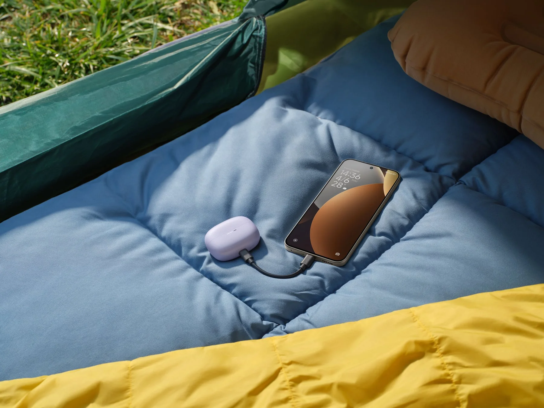 キャンプでのREDMI Note 15 Pro 5G充電