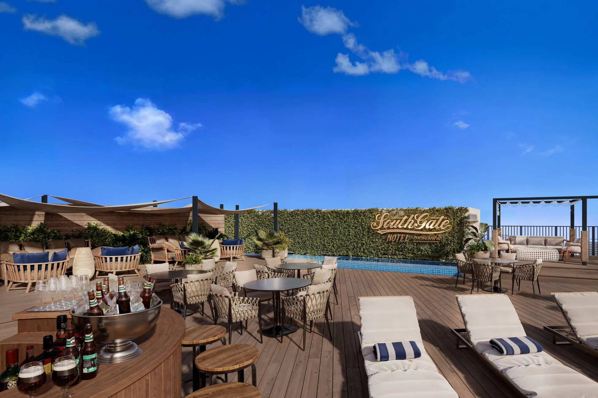 夜のルーフトップテラス