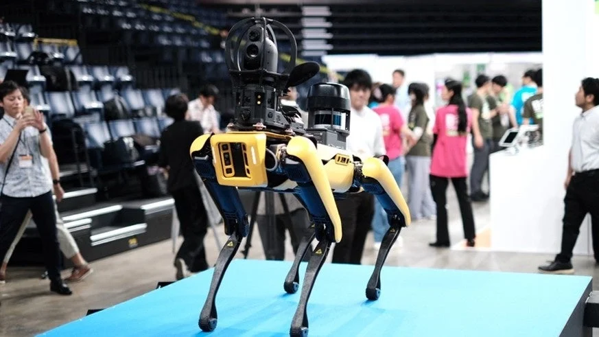 四足歩行ロボット