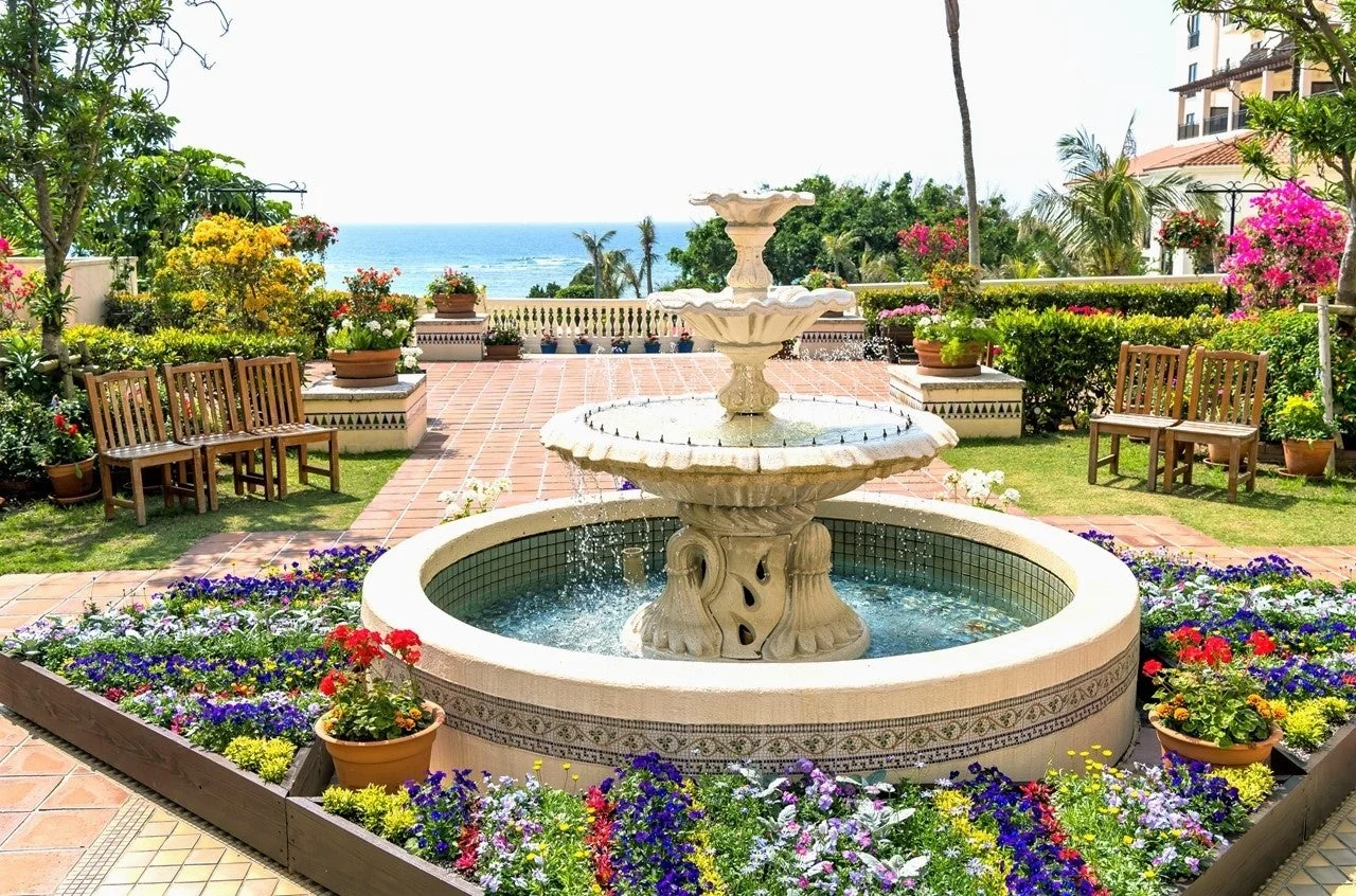 庭園、噴水、花、海、リゾート、屋外、美しい、風景、ガーデン、テラス、ベンチ、植物、自然、夏、晴れ