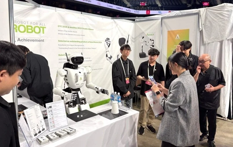 人型ロボットのブース