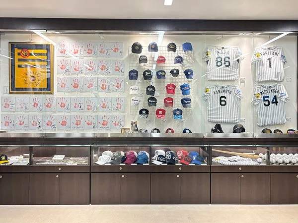 ユニフォーム・キャップ展示