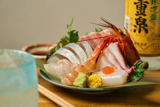 新鮮な刺身の盛り合わせ