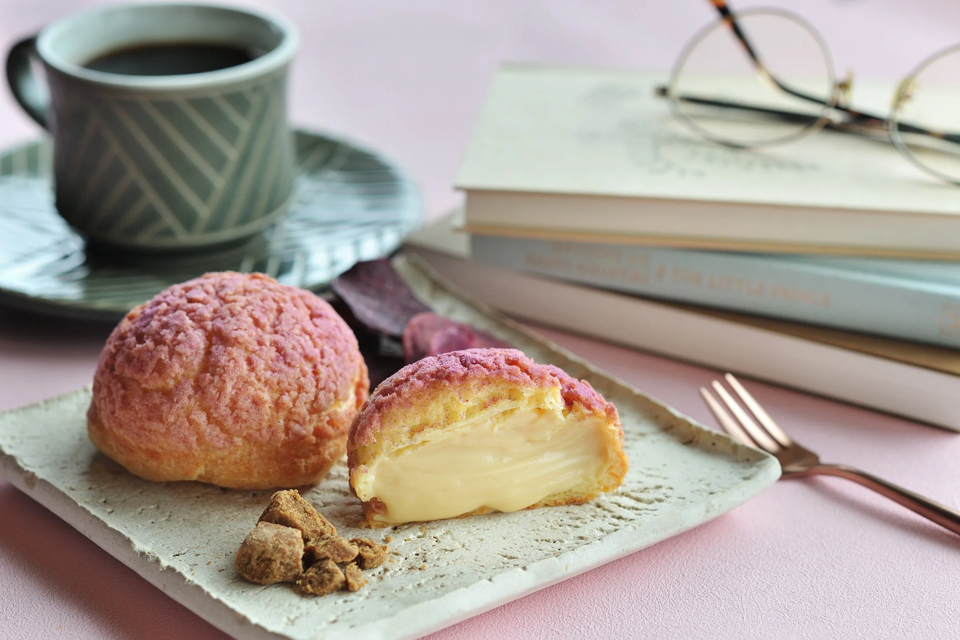 シュークリームと本