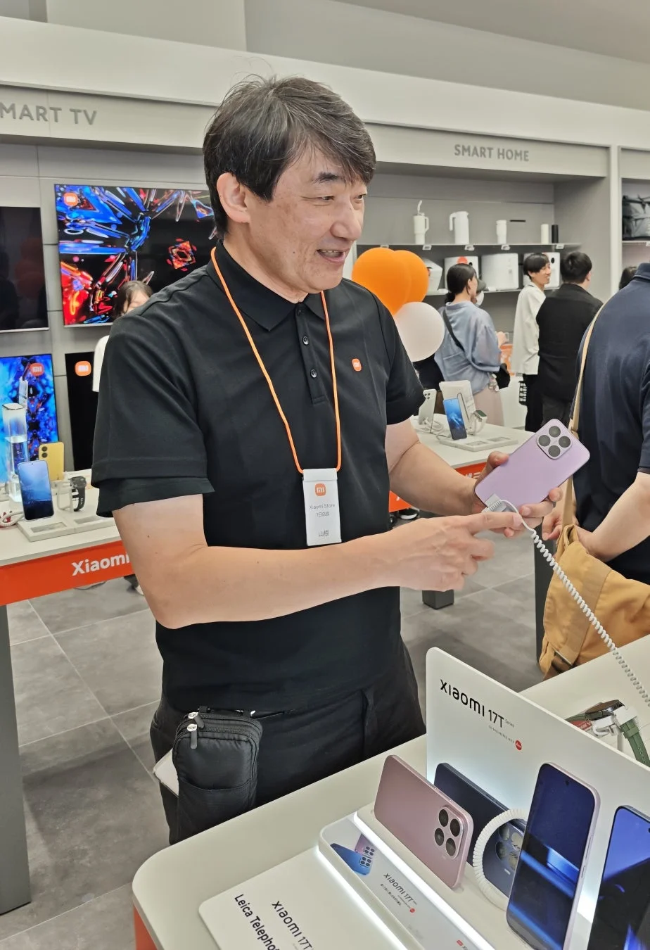 1日店長を務める山根康宏氏