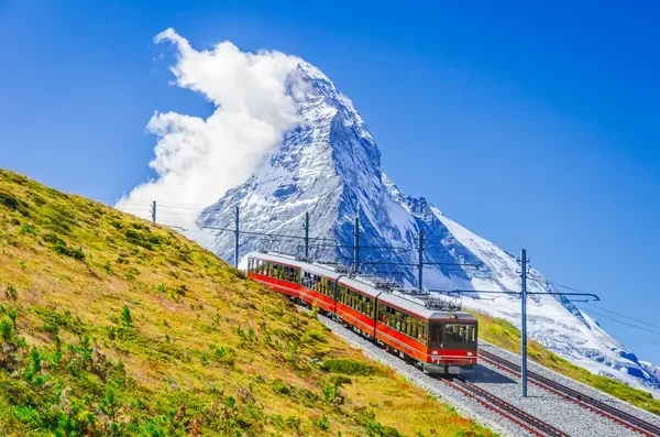 マッターホルンと登山列車