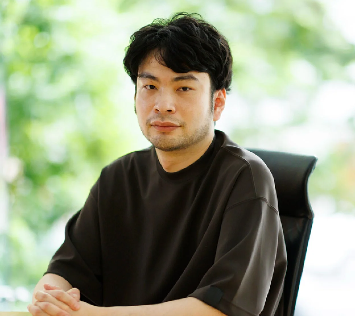 小川哲氏のポートレート