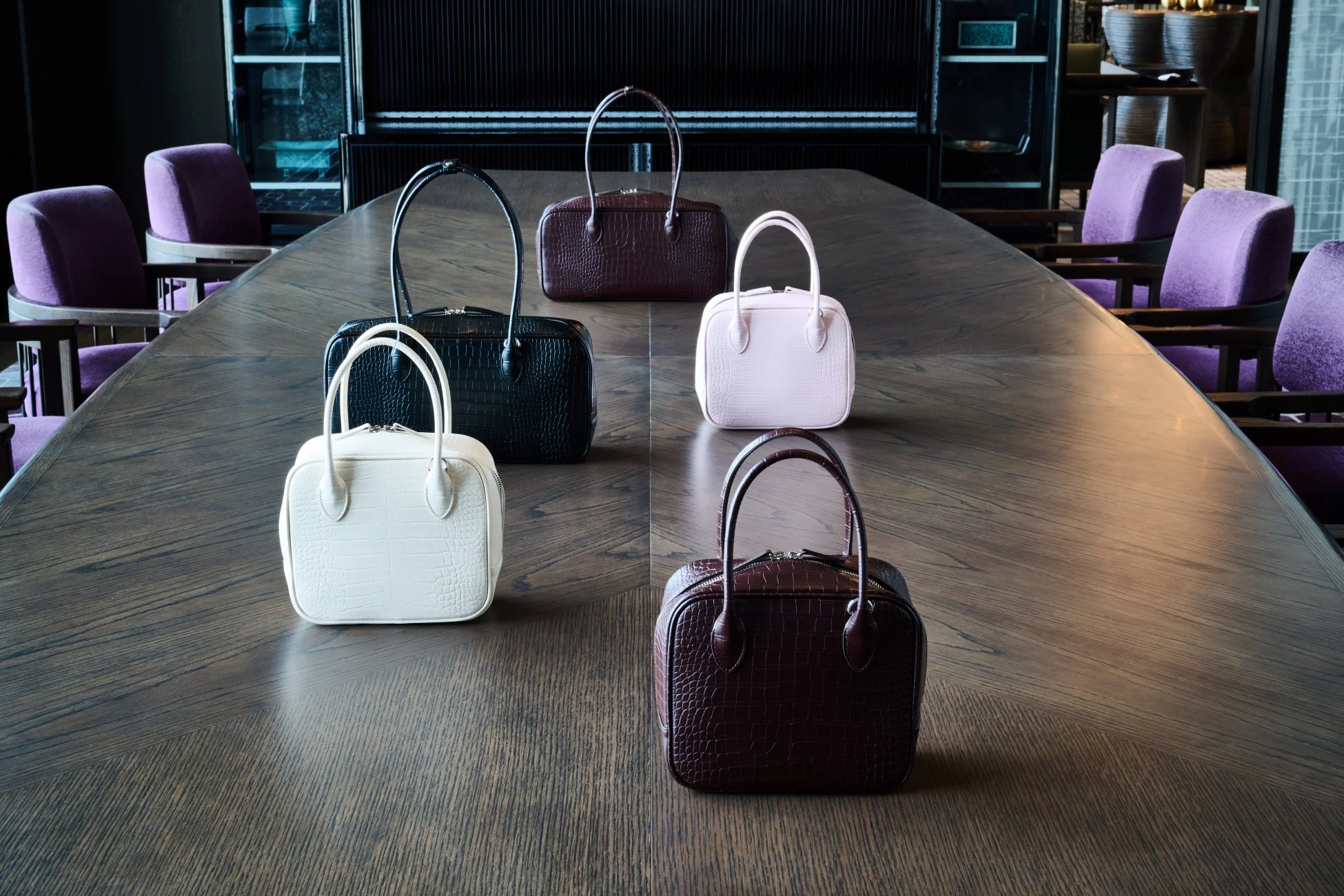 ajew croco seriesのバッグ