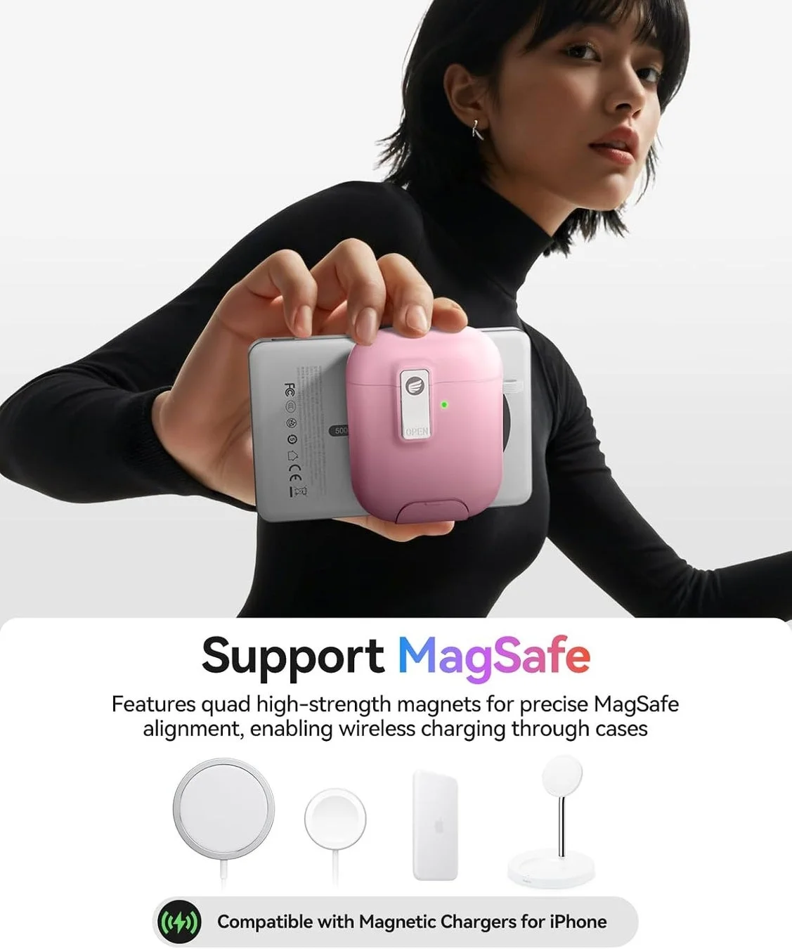 女性がスマートフォンの背面にピンクのMagSafe対応ワイヤレスイヤホンケースを装着している画像
